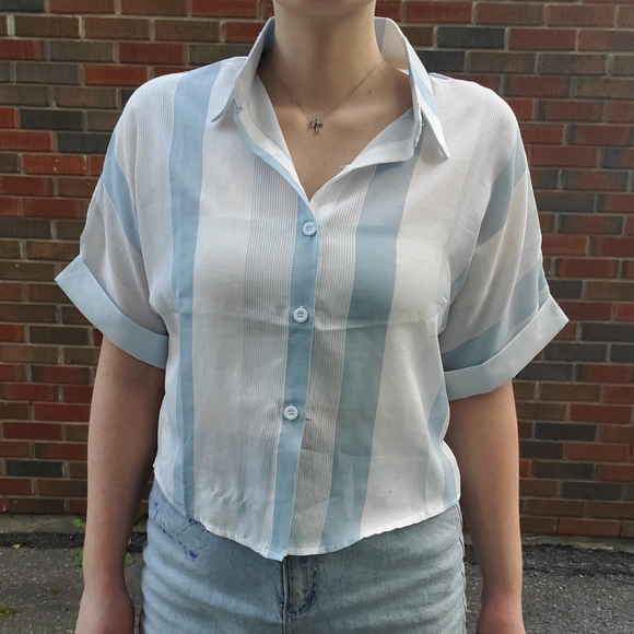 Vertical Stripe Buttoned Shirt - Picture 3 of 3